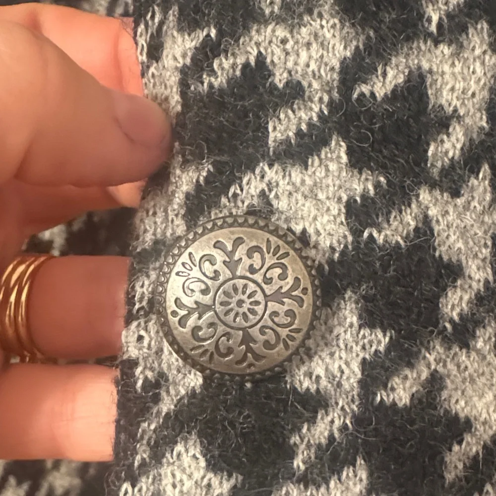 boutique Black and Gray Houndstooth wool jacket - Picture 3 of 9